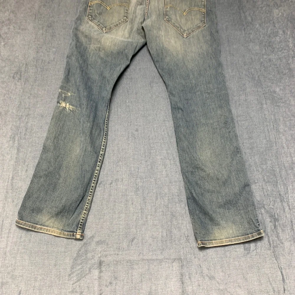 Levi's 514 Jeans Mens 34x32 Blue Whiskering Denim Cotton Stretch Distressed